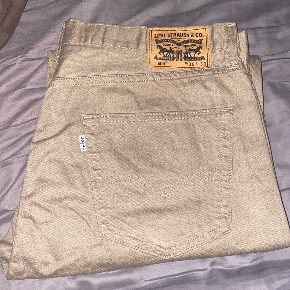 Levi’s 505 36/30 Khakis